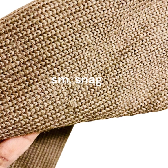 Brown Crochet Knit Top
W/Beading
*GUC
*worn once in the house
#N061 - Picture 11 of 11